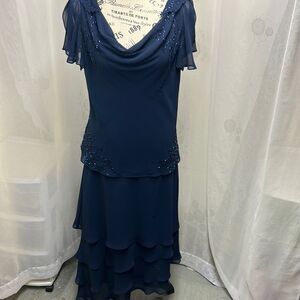 Beautiful two-piece dress size 12, lightweight, gorgeous, sequin working